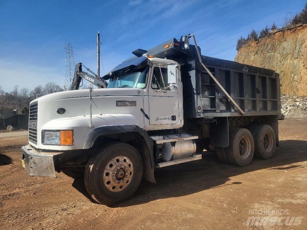 Mack CL 713 덤프 트럭