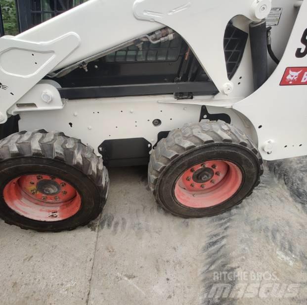 Bobcat S300  스키드로더