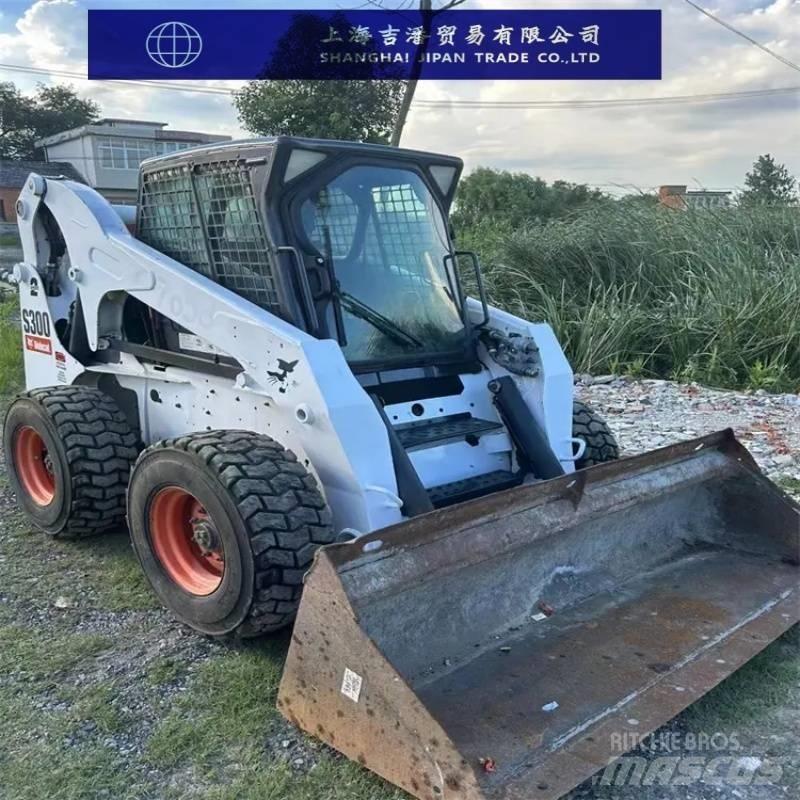 Bobcat s 300  스키드로더