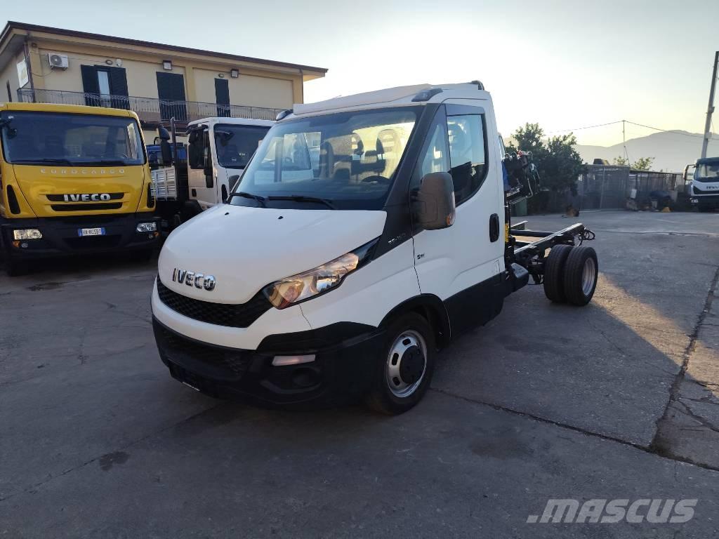 Iveco Daily 35-150 크레인 트럭