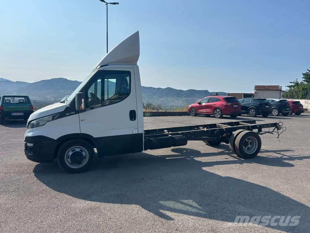 Iveco Daily 35-150 차량 수송차