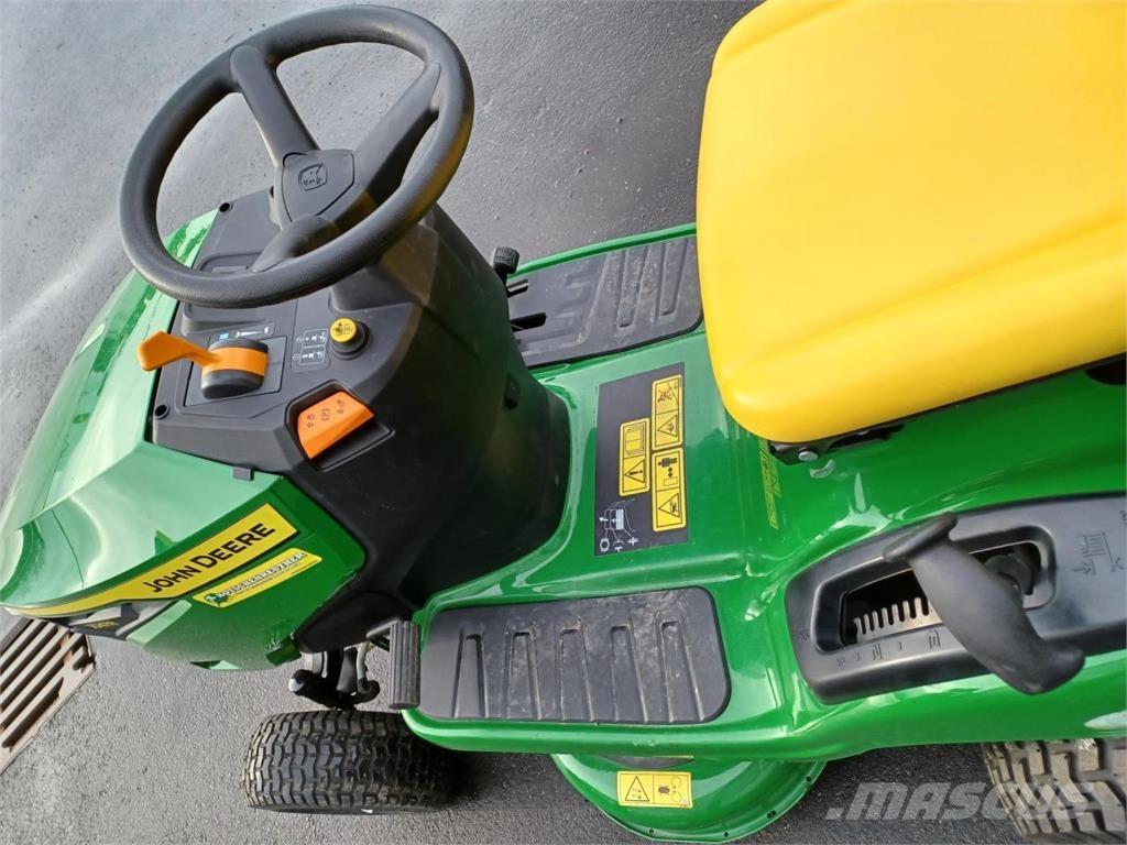John Deere X147R 잔디깎기
