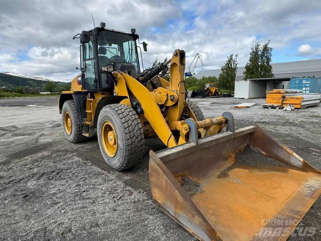 CAT 918 M  휠로우더