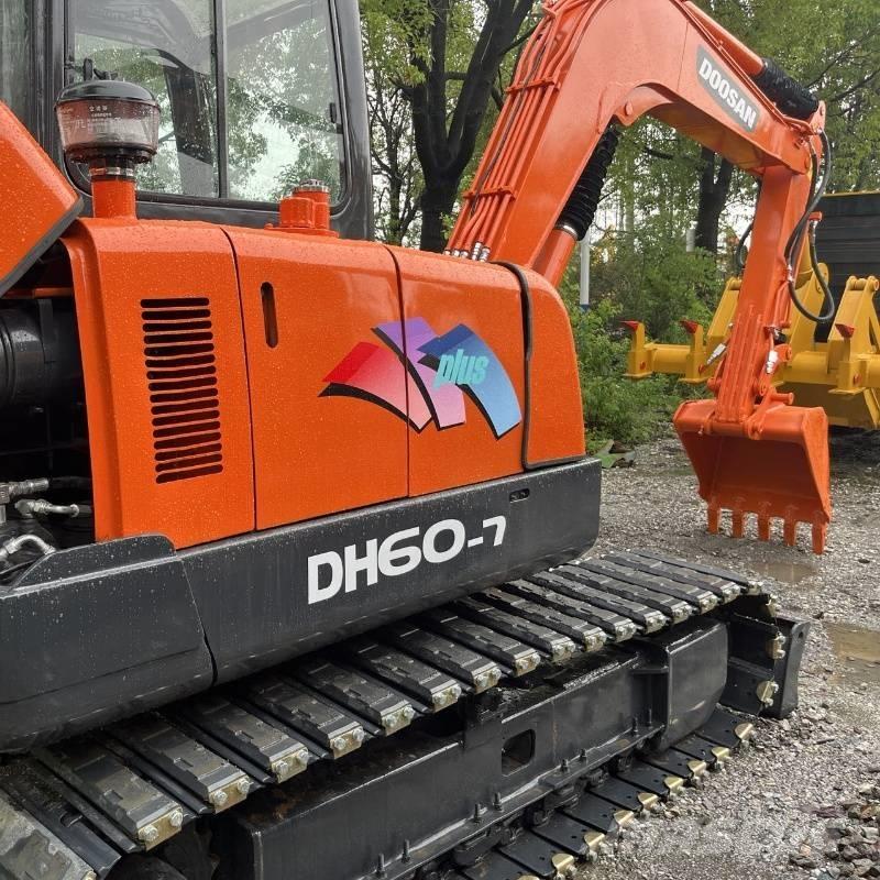 Doosan DH 60 소형 굴삭기 7톤 미만