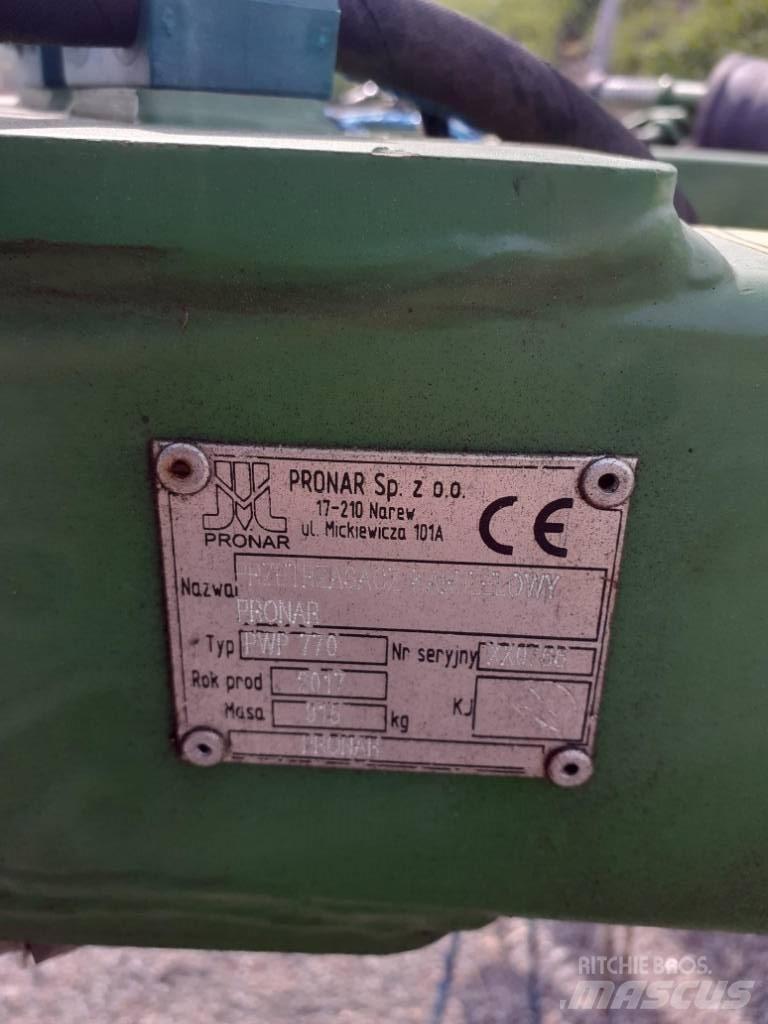 Pronar PWP 770 갈퀴 및 테더