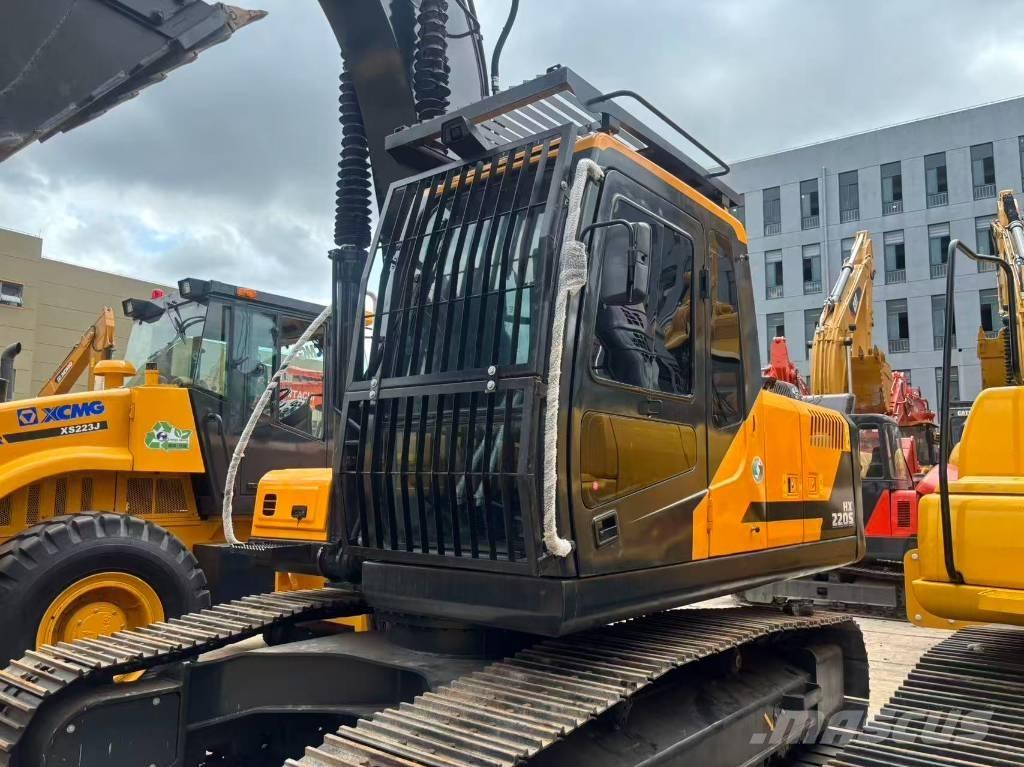 Hyundai HX 220 대형 굴삭기 29톤 이상