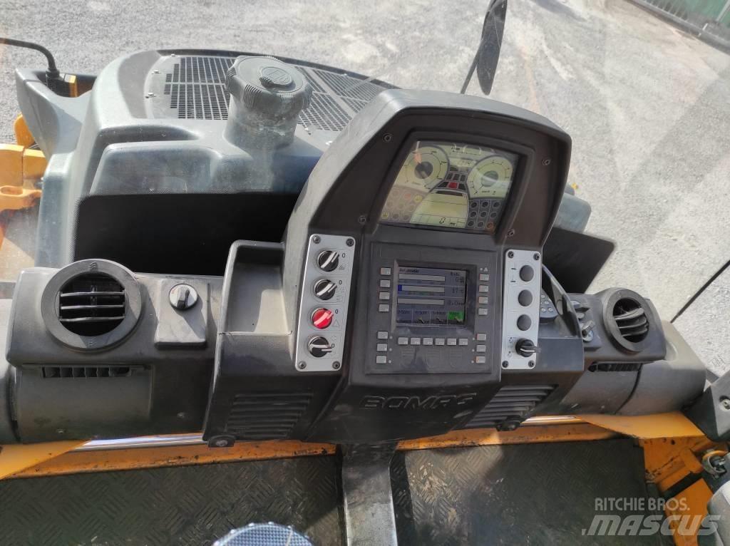Bomag BW 174 A P 트윈 드럼 롤러