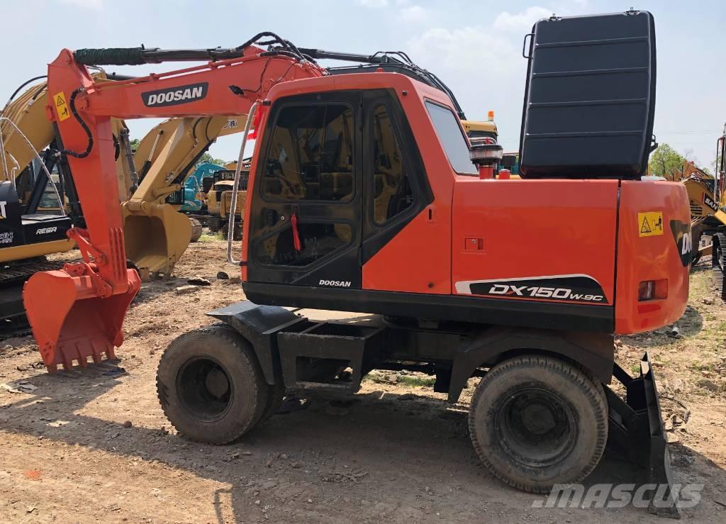 Doosan DX150W 대형 굴삭기 29톤 이상