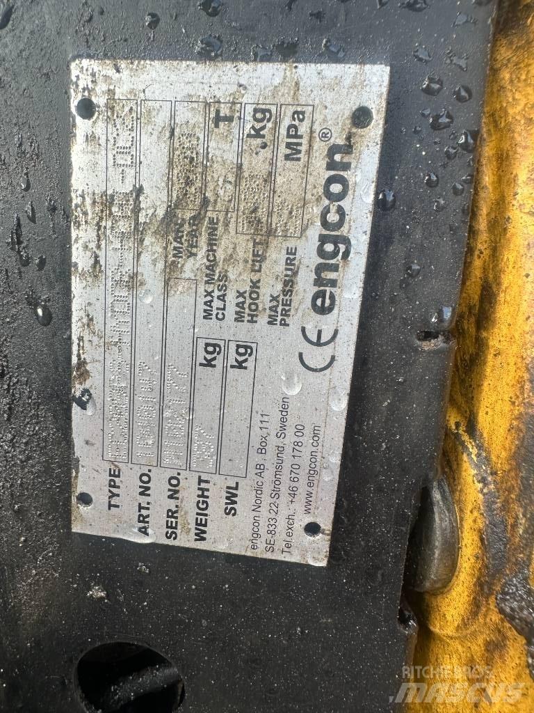 Hitachi ZX 85 USB-6 중형굴삭기 7톤-28톤