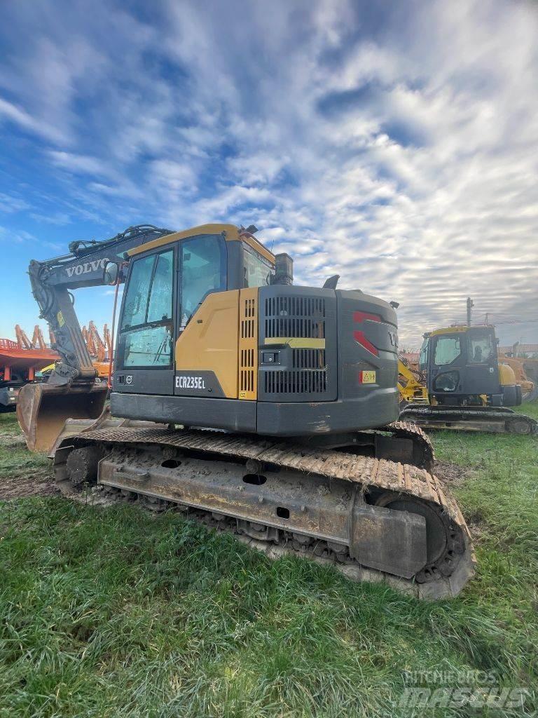 Volvo ECR 235 E 대형 굴삭기 29톤 이상