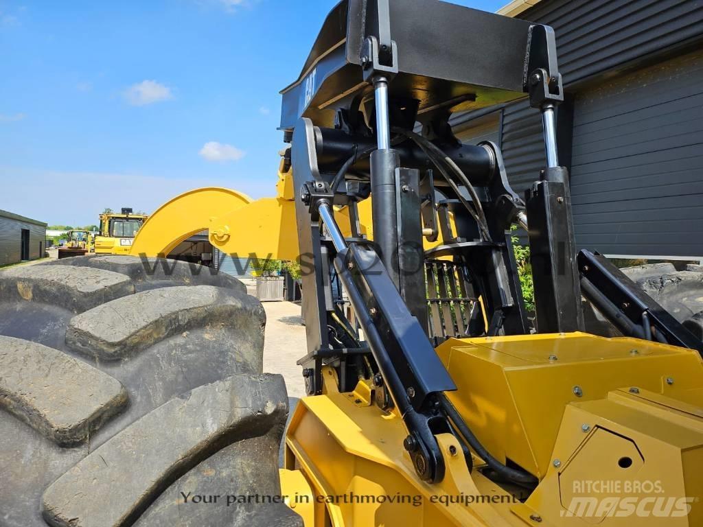 CAT 545 C 목재스키더
