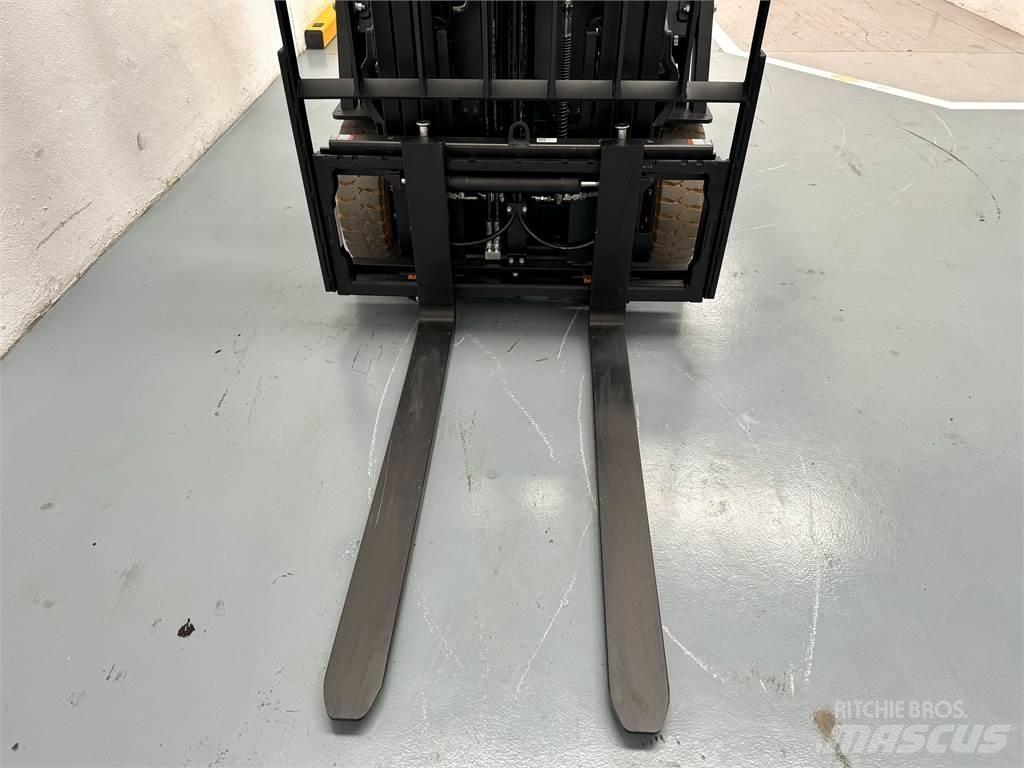  CPD15TVL 전동 지게차