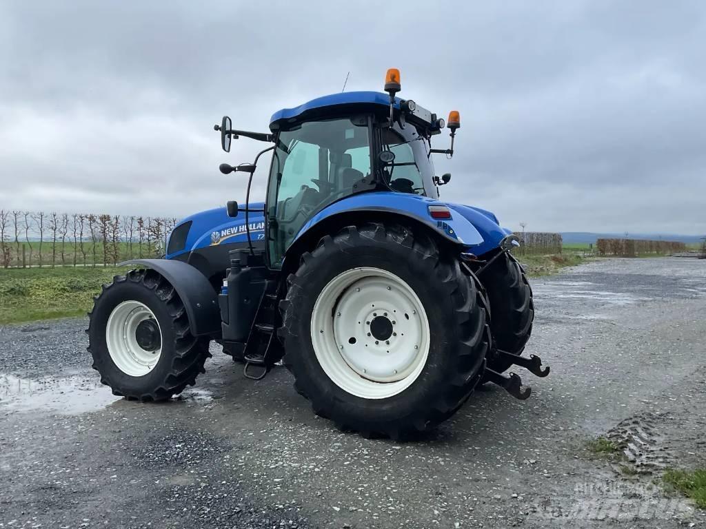 New Holland T 7.210 트랙터