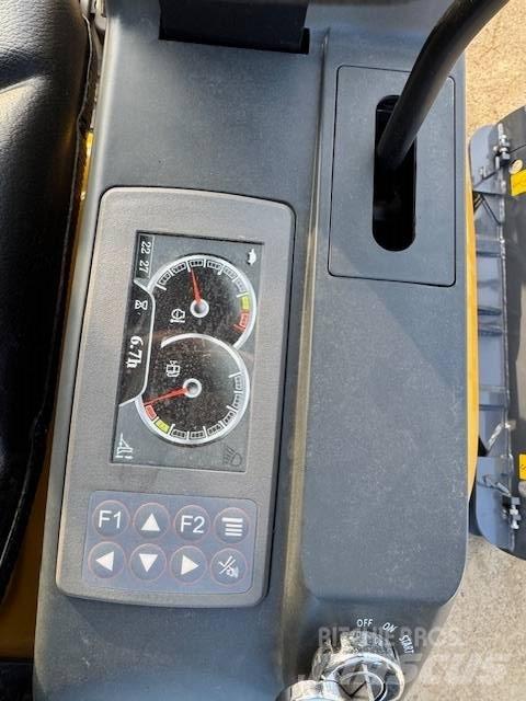 XCMG XE 18 E 소형 굴삭기 7톤 미만