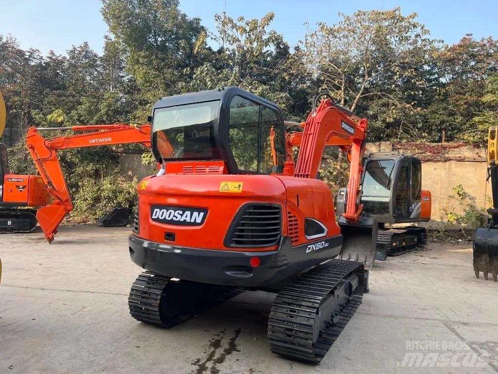Doosan DX 60-9C 소형 굴삭기 7톤 미만