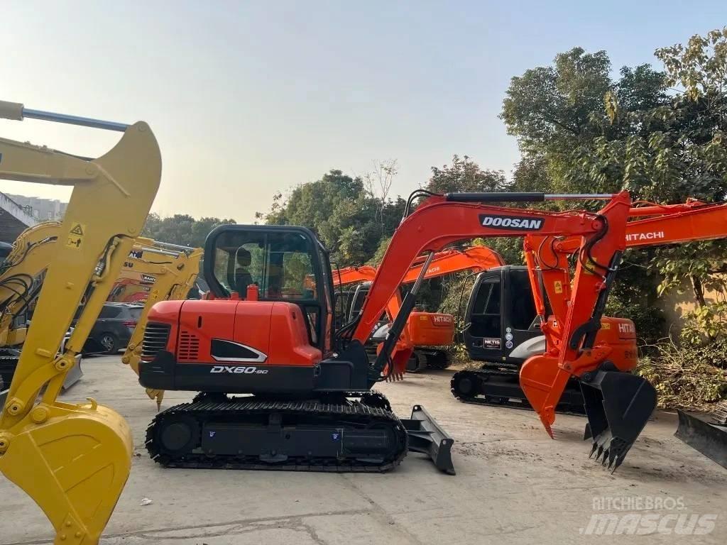 Doosan DX 60-9C 소형 굴삭기 7톤 미만