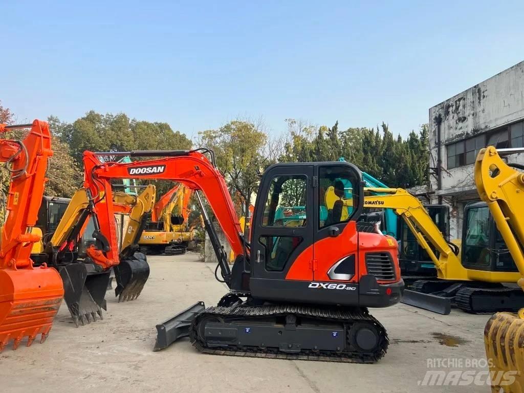 Doosan DX 60-9C 소형 굴삭기 7톤 미만