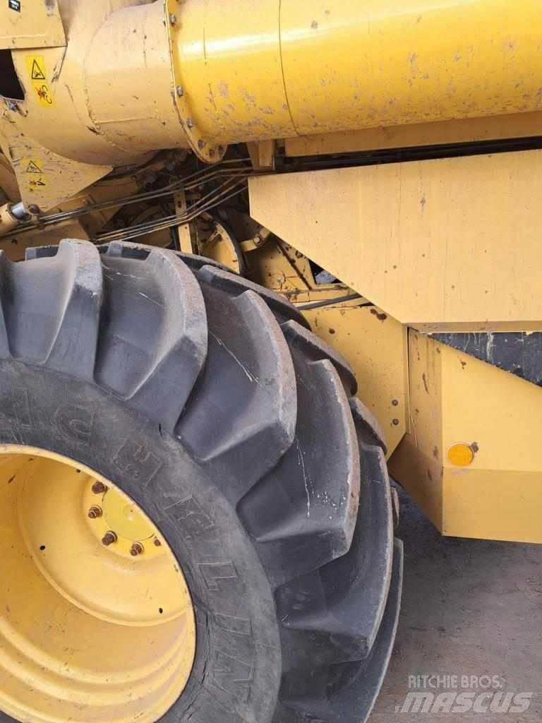 New Holland TX 66 콤바인 수확기