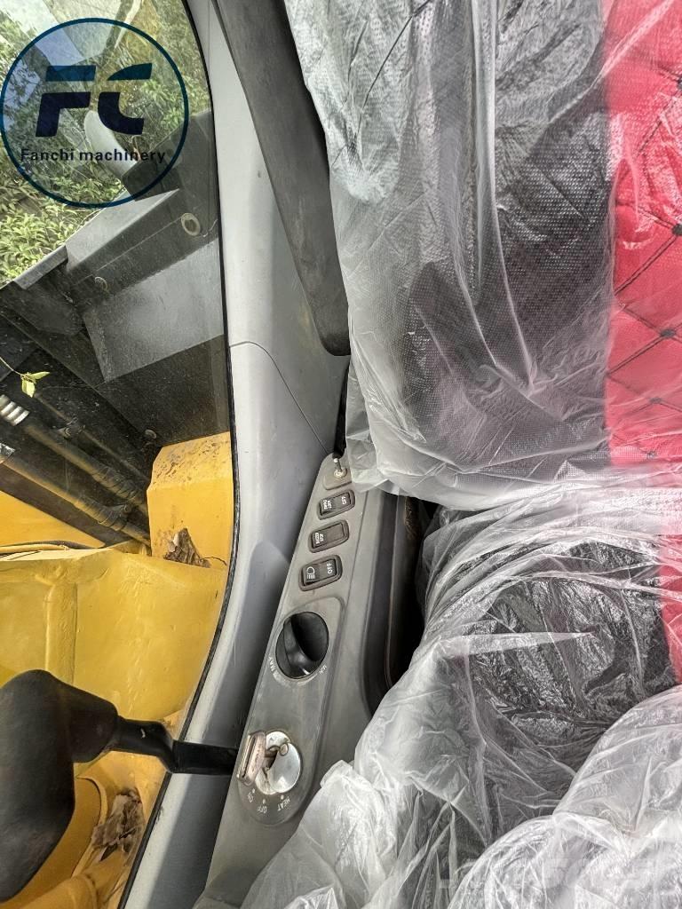 Komatsu 128 대형 굴삭기 29톤 이상