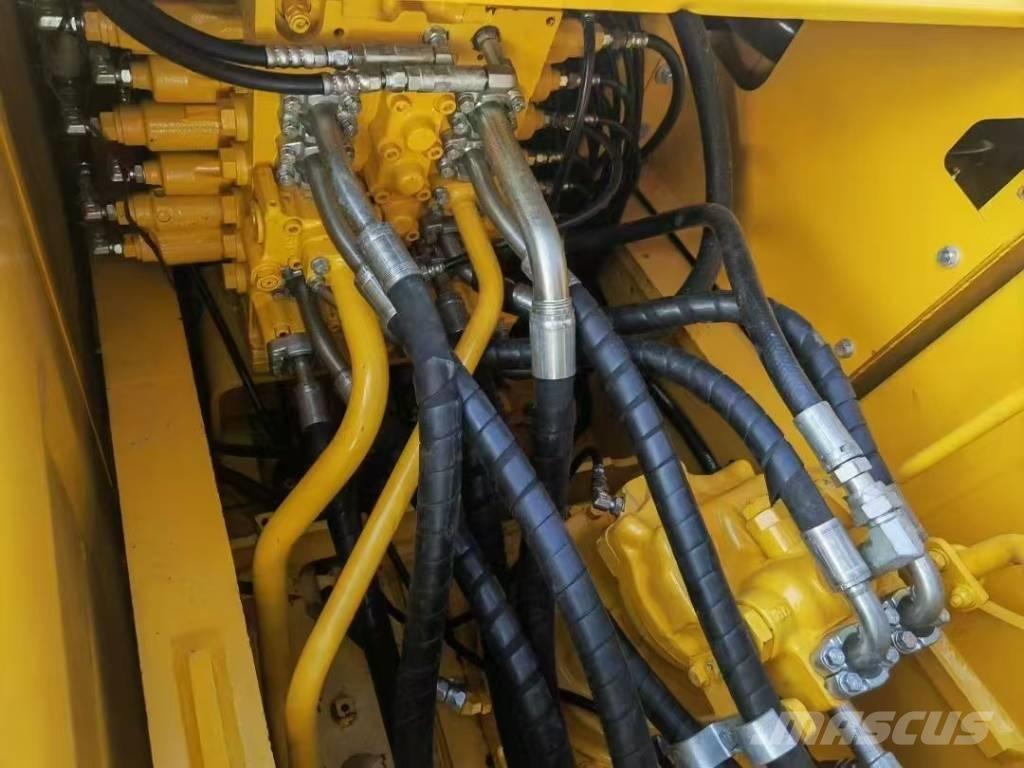 Komatsu 200-8 대형 굴삭기 29톤 이상