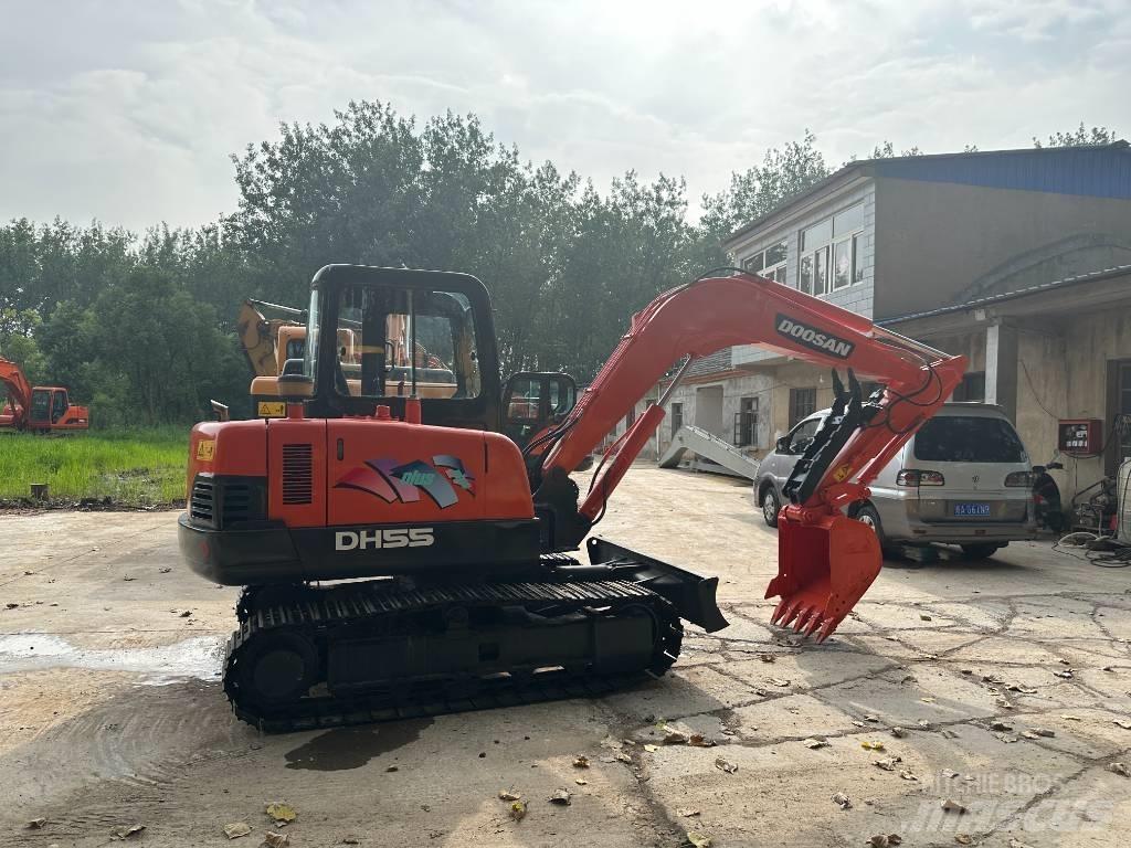 Doosan DH 55 소형 굴삭기 7톤 미만