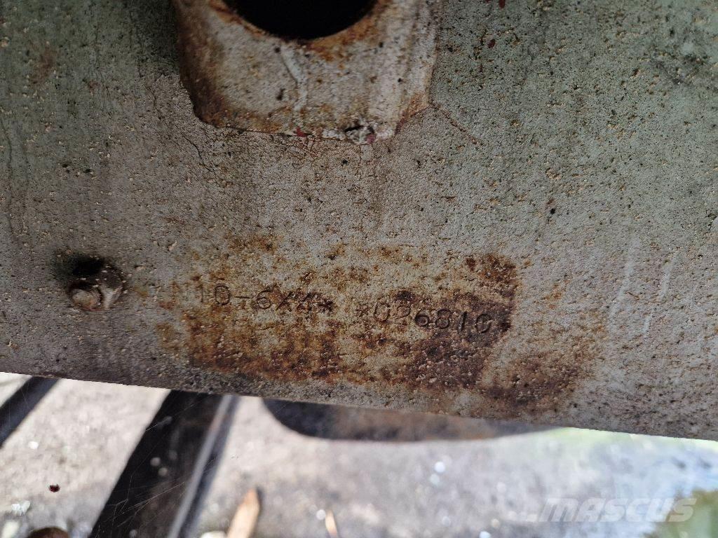 Volvo N1033 6X4 새시 운전실 트럭