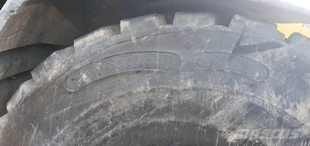 Liebherr L 556  휠로우더