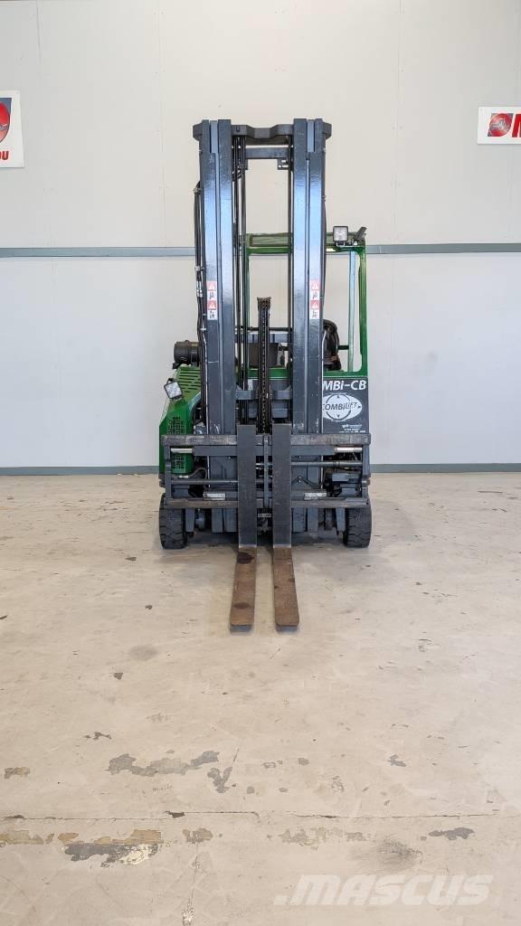 Combilift CB 3000 4방향 리치트럭