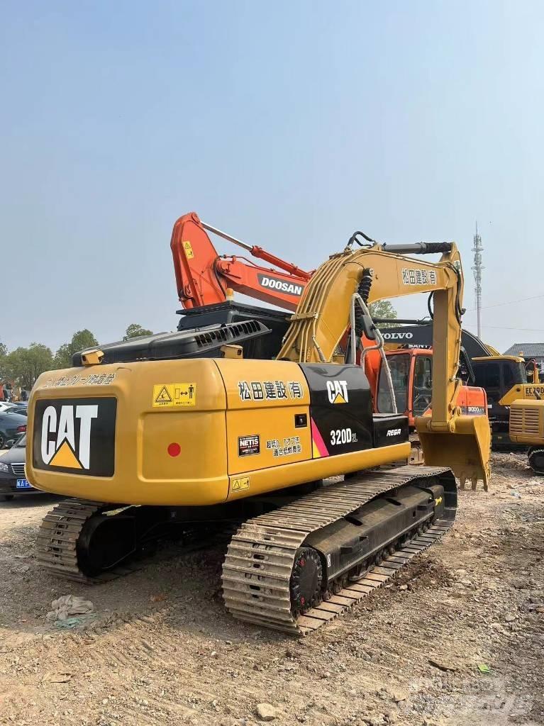 CAT 320 D 대형 굴삭기 29톤 이상