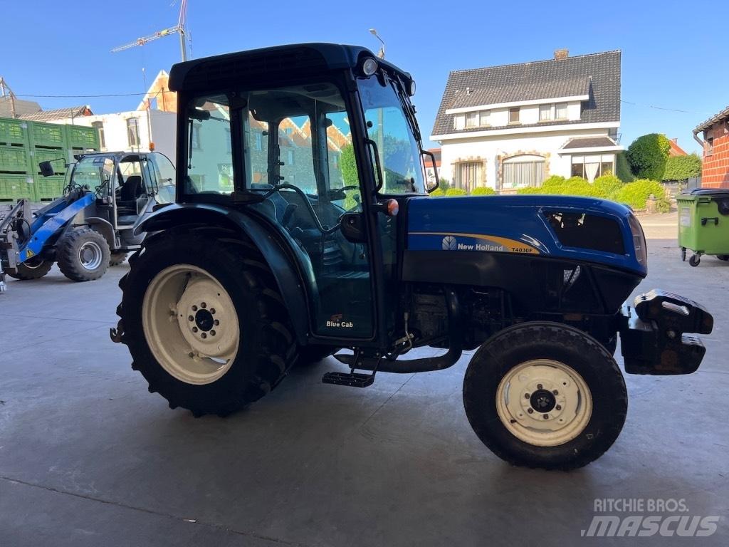 New Holland T4030F 트랙터