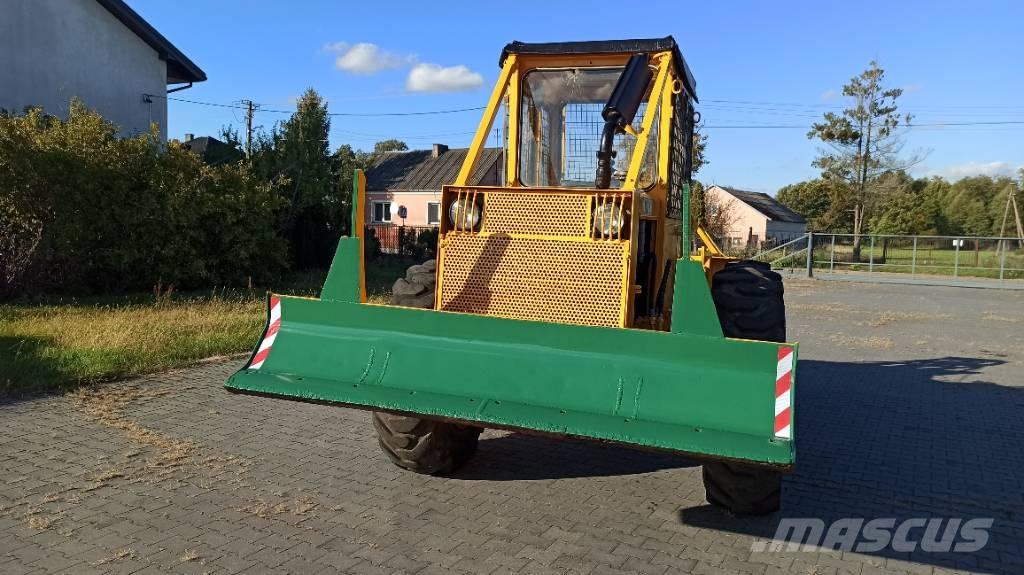 LKT 81 목재스키더