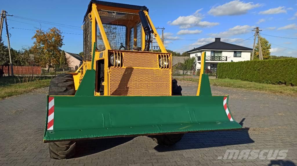 LKT 81 목재스키더