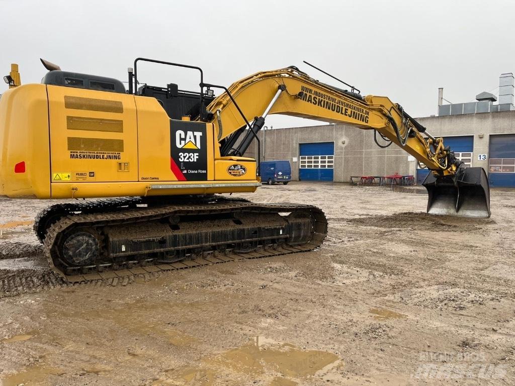 CAT 323 F L 대형 굴삭기 29톤 이상