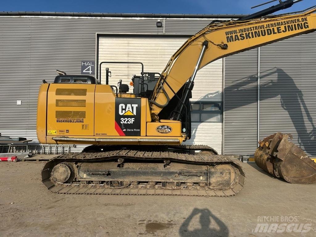 CAT 323 F L 대형 굴삭기 29톤 이상