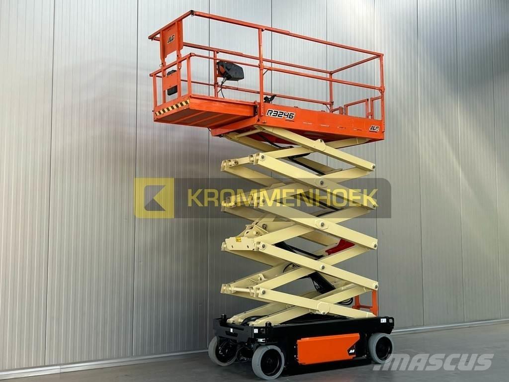JLG R 3246 가위형 리프트