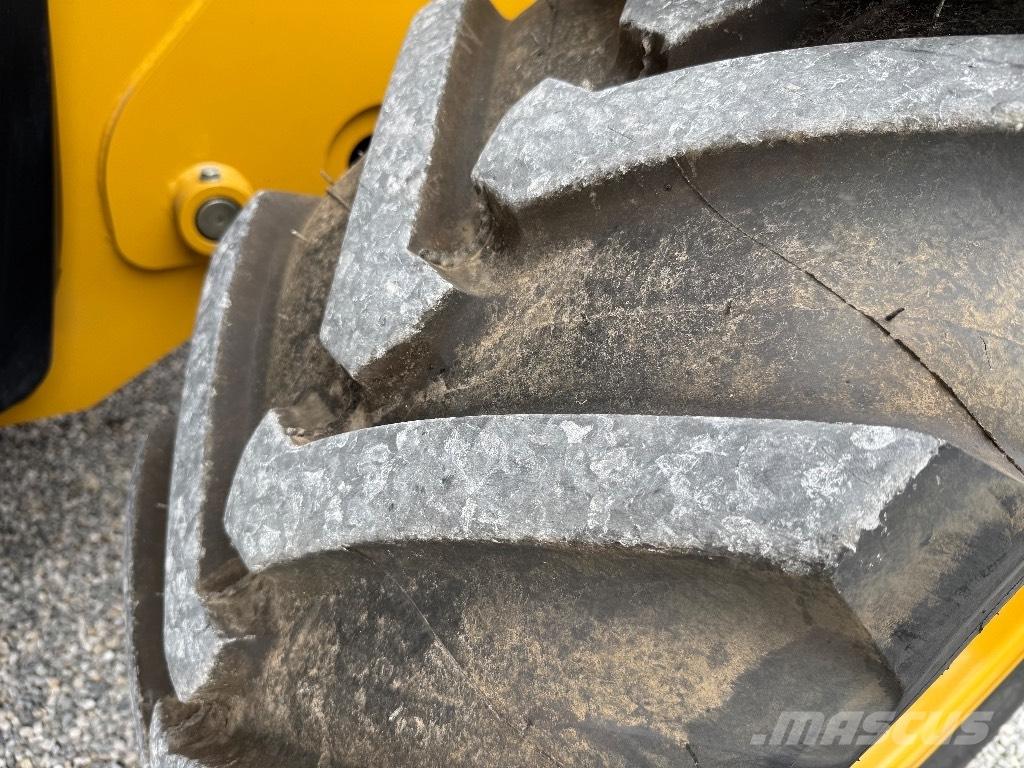 CAT TH 3510 D 텔러 핸들러