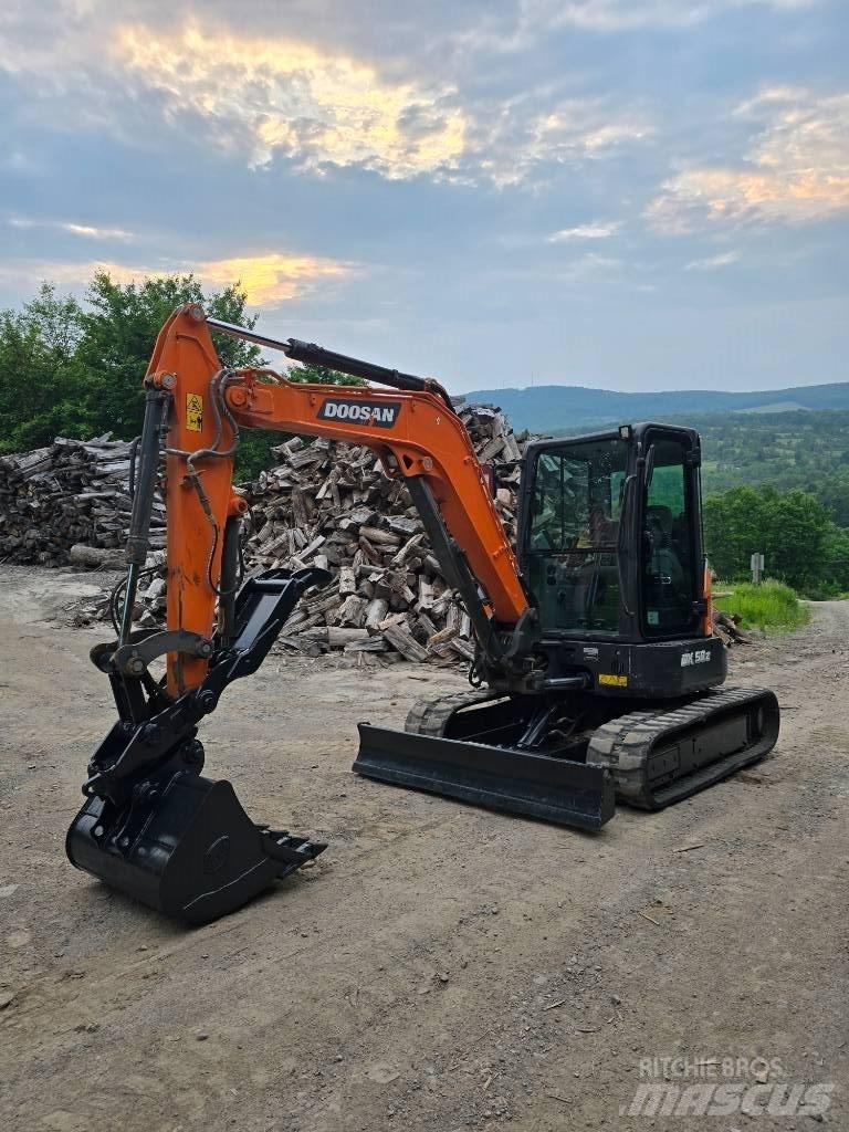 Doosan DX 50 Z 소형 굴삭기 7톤 미만
