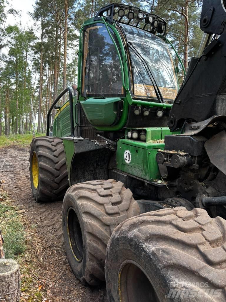 John Deere 1170 E 원목 하베스터