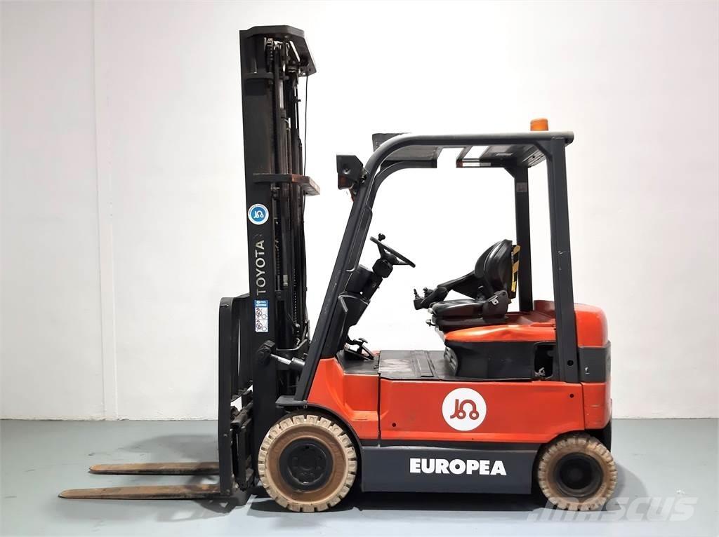 Toyota 7FBMF25 전동 지게차