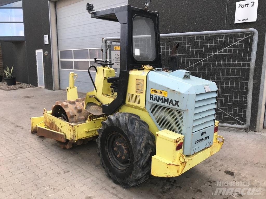 Rammax RW3000-SPT 싱글 드럼 롤러