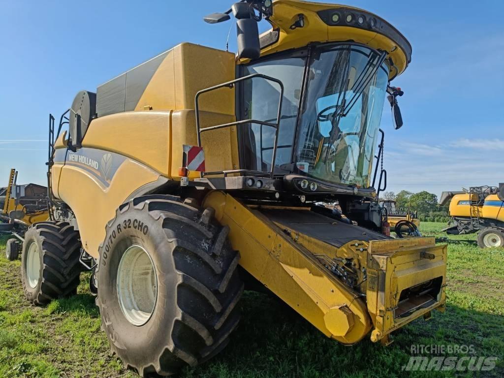 New Holland CX 8.90 콤바인 수확기