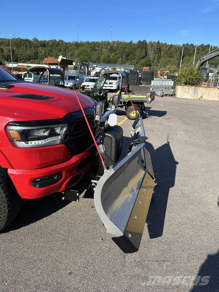 Hilltip Vikplog 제설 블레이드 및 제설기