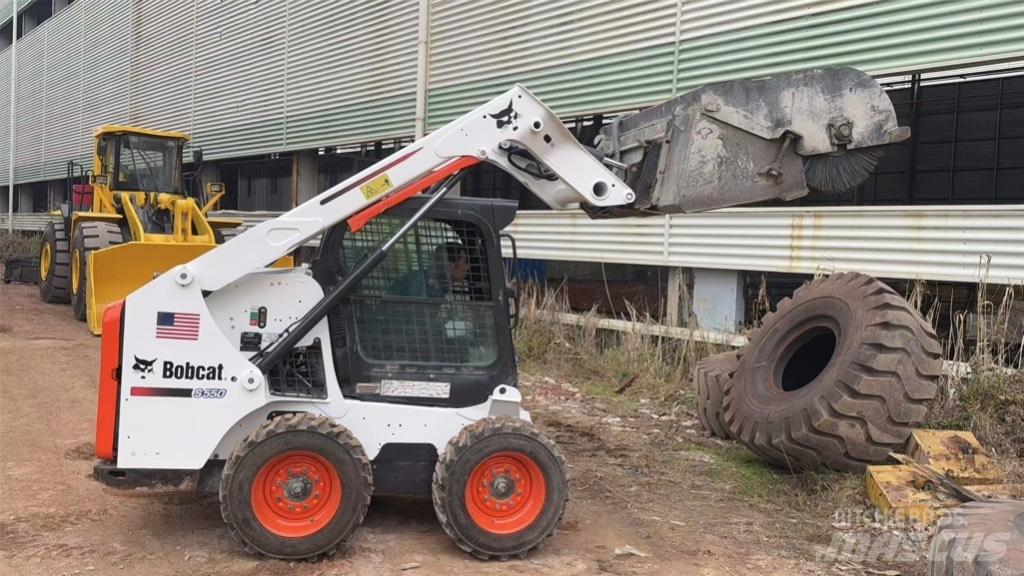 Bobcat S 550  스키드로더
