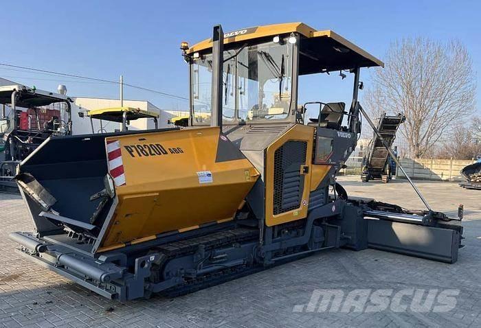 Volvo P 7820D 아스팔트 포장장비