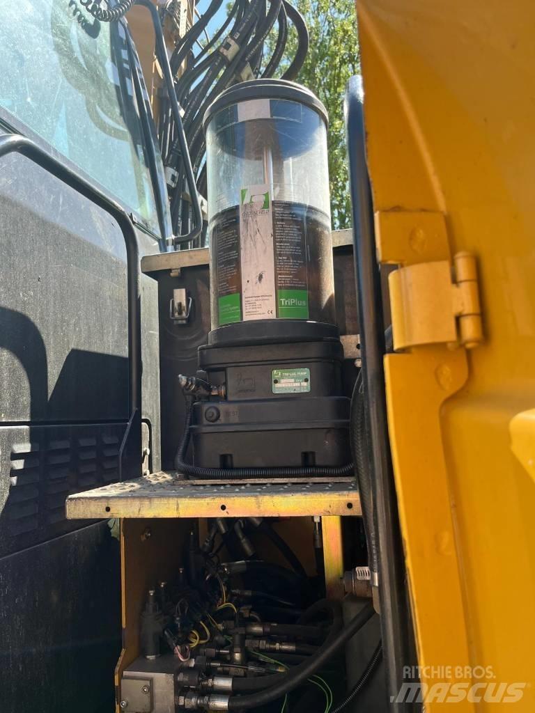 CAT M 313 D  휠 굴삭기