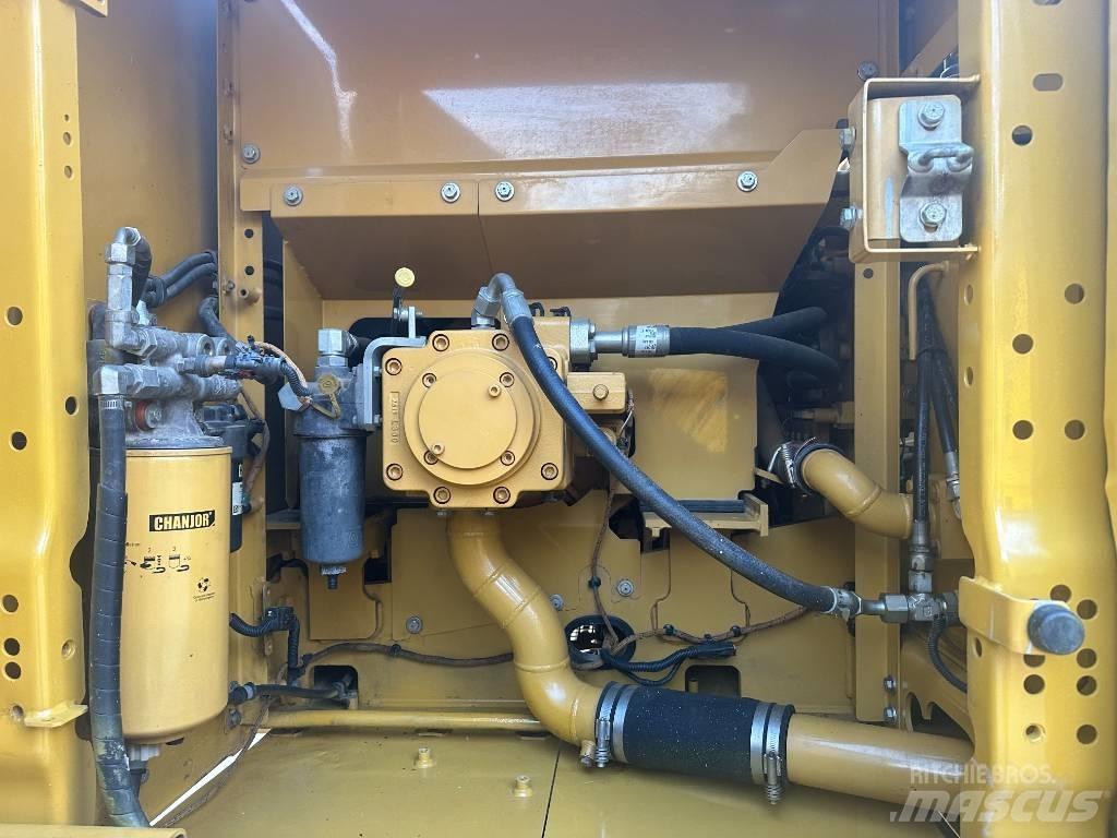 CAT 320 GC 대형 굴삭기 29톤 이상