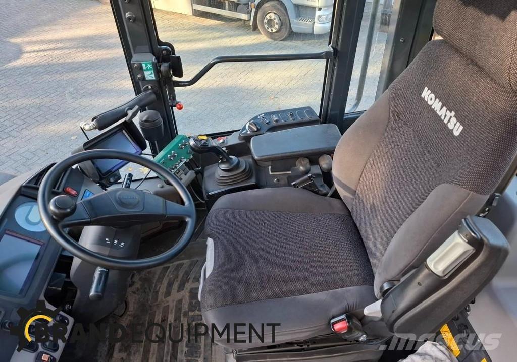 Komatsu WA270-7  휠로우더