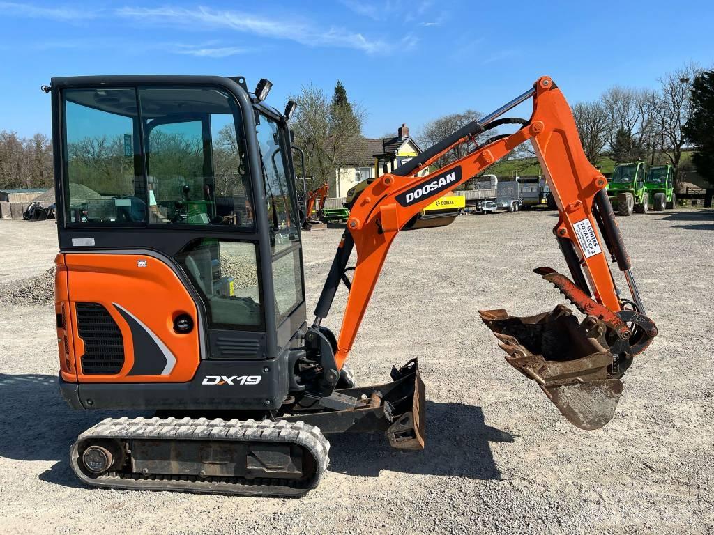 Doosan DX 19 소형 굴삭기 7톤 미만
