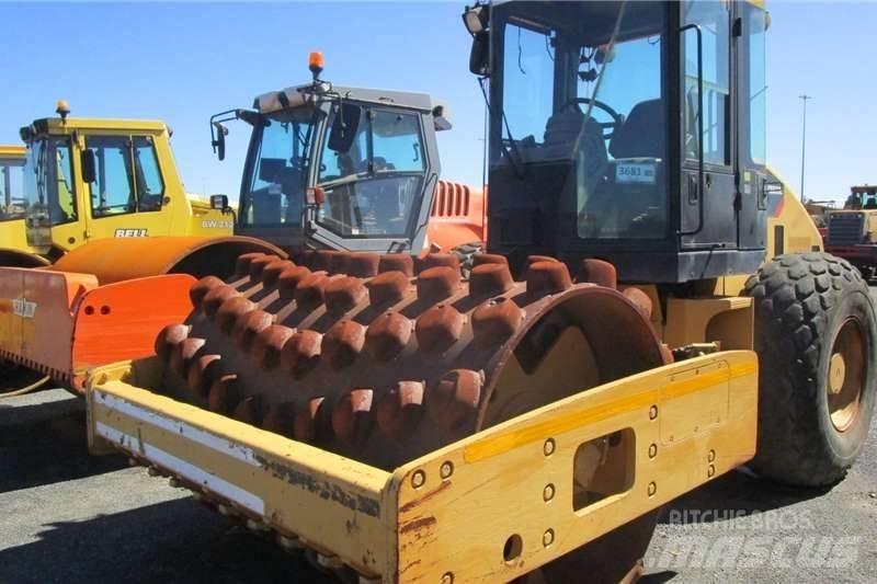 CAT CP533E 콤비 롤러
