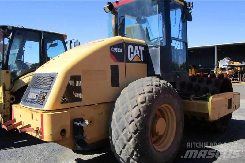 CAT CP533E 콤비 롤러
